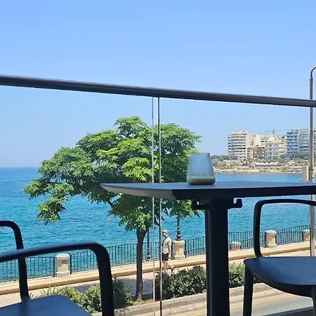 Balluta Bay Seaview 2 Bedrooms 2 Bathrooms 3*